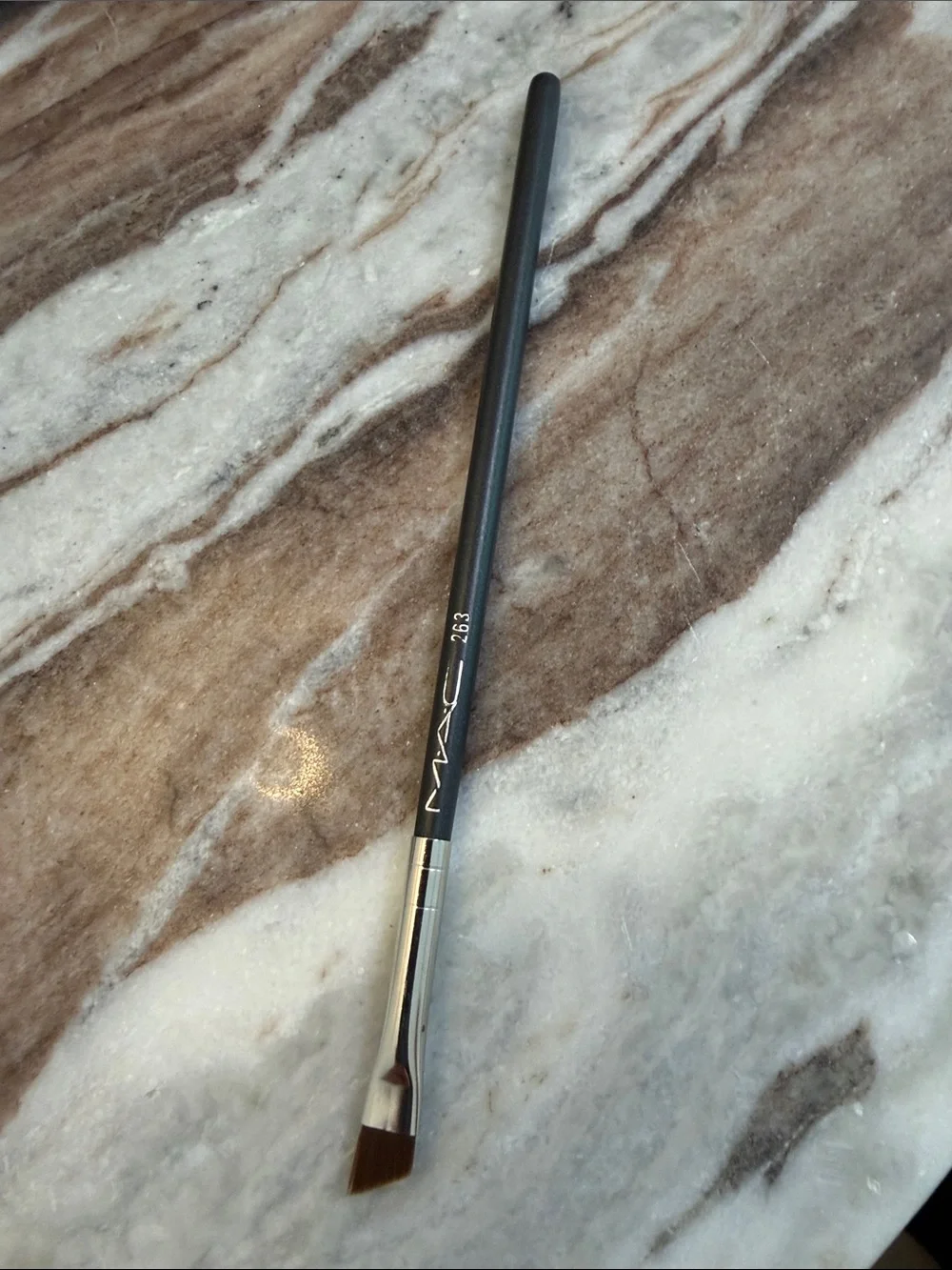 MAC Cosmetics 263 Angled Eyeliner Brush Black with Gold Ferrule
